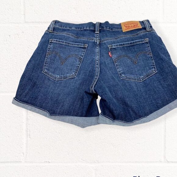 Levi's Women's Mid Length Shorts size 28 - Picture 2 of 7